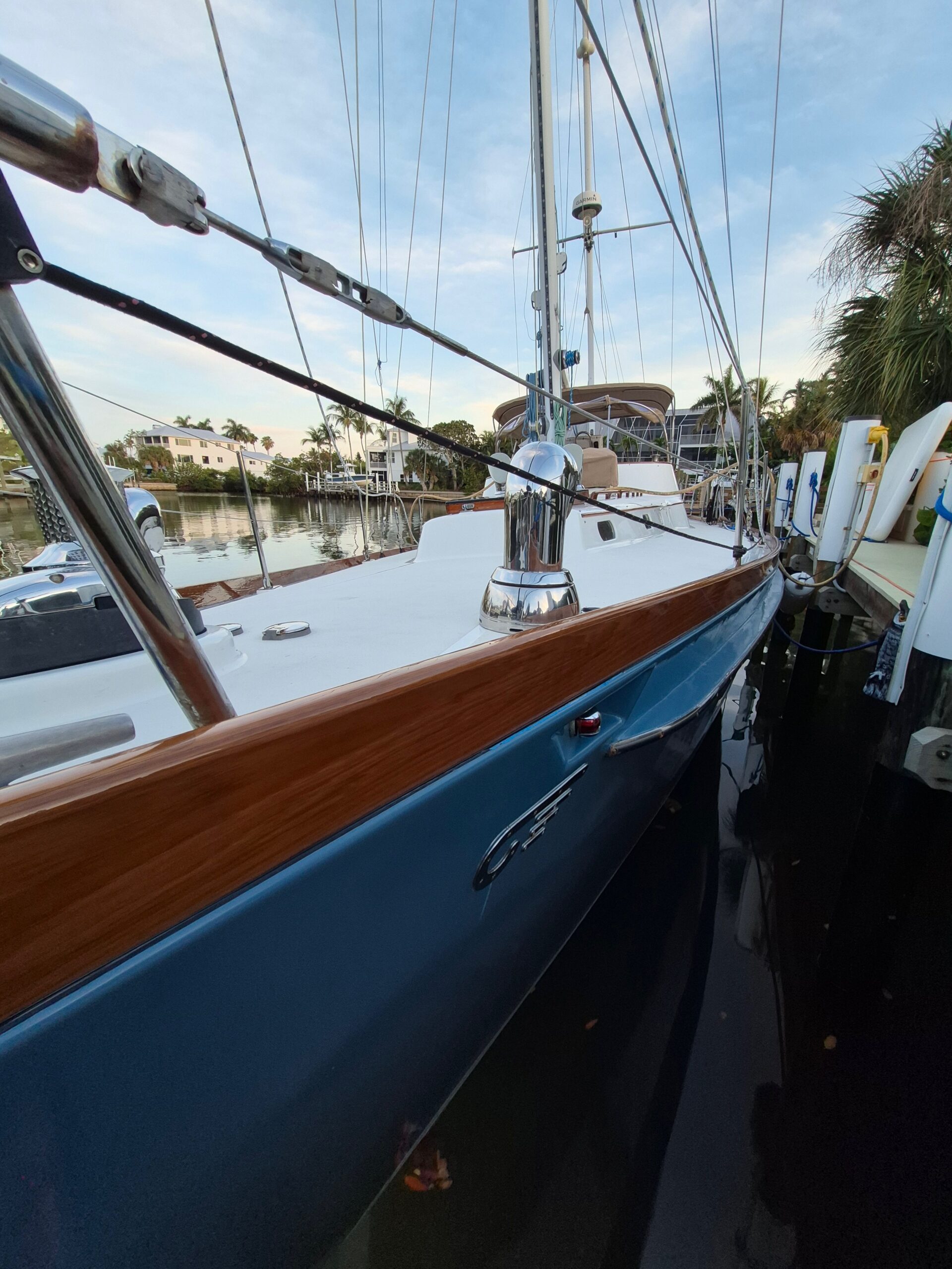 D-Hinckley Yacht Woordwork And Modernization After Toe Rail Refinishing, Fort Myers.